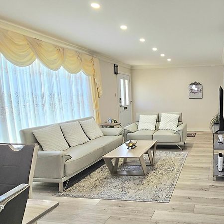 Luxurious Cozy House In Bluffs With Lake View Villa Торонто Екстериор снимка