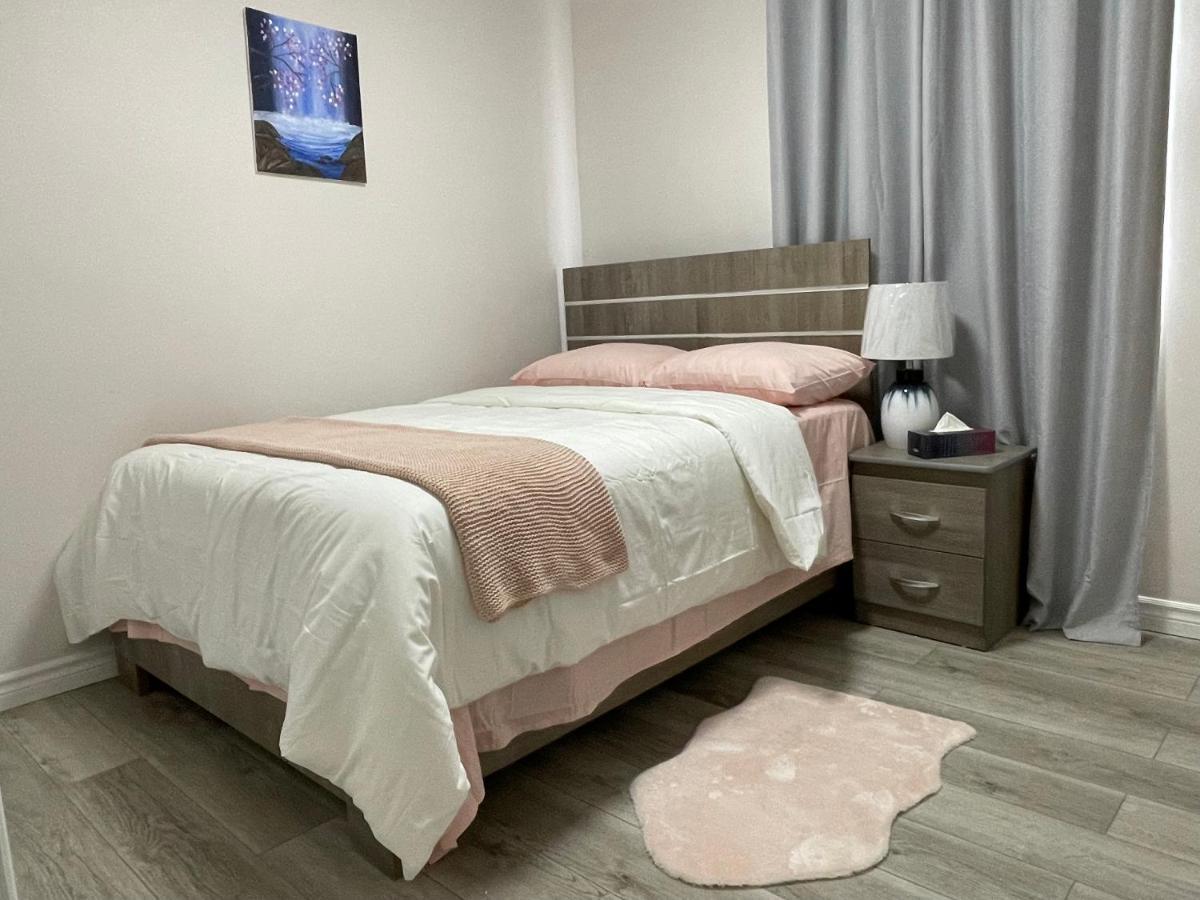 Luxurious Cozy House In Bluffs With Lake View Villa Торонто Екстериор снимка