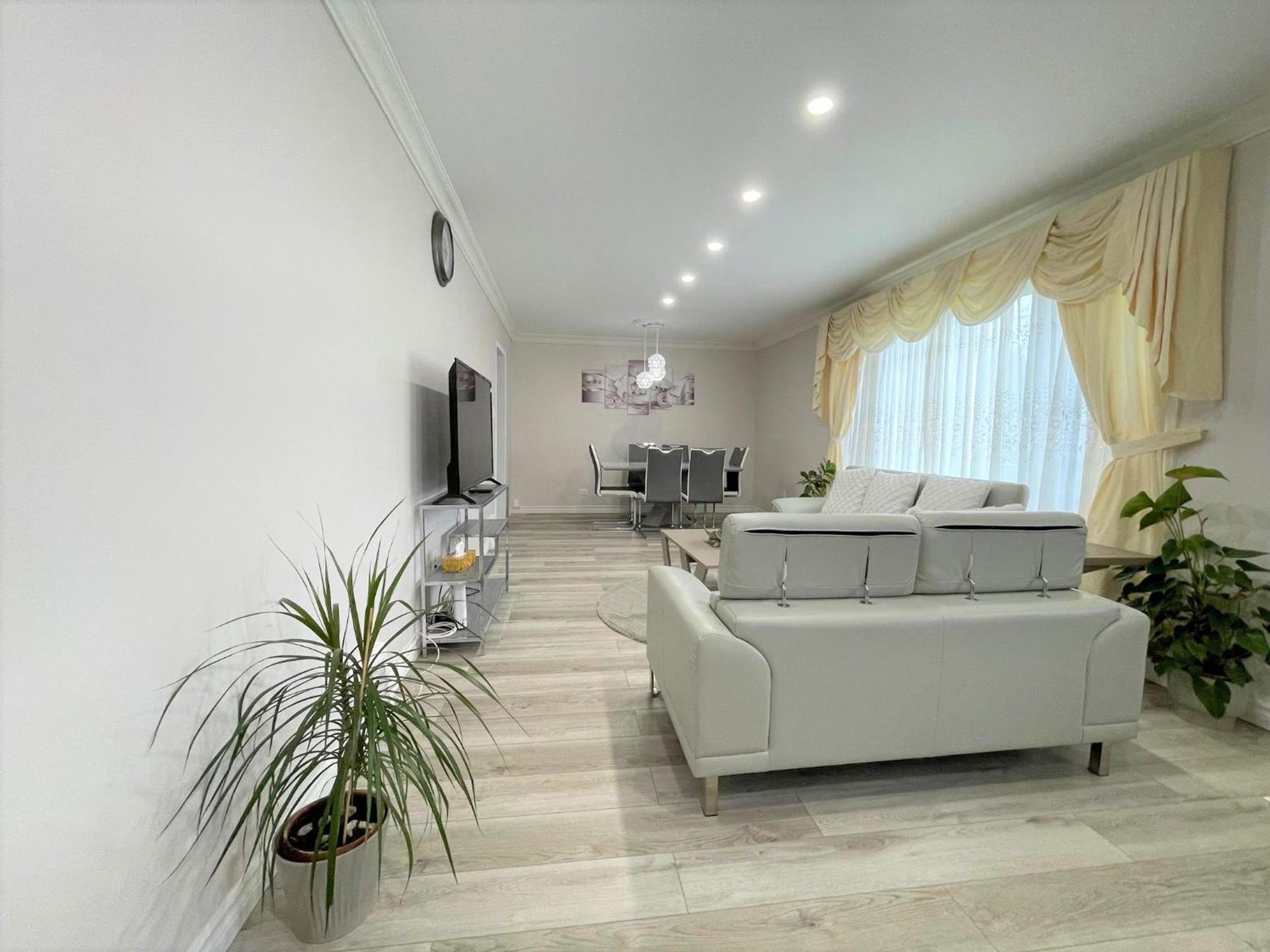 Luxurious Cozy House In Bluffs With Lake View Villa Торонто Екстериор снимка